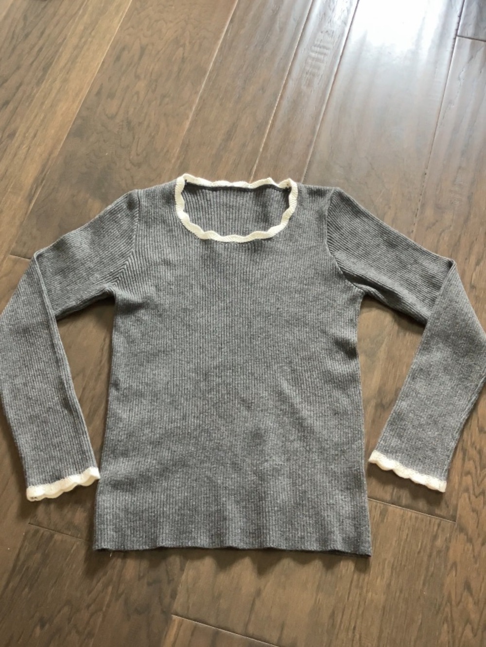Gray Ribbed Long-Sleeve Sweater with white Trim
